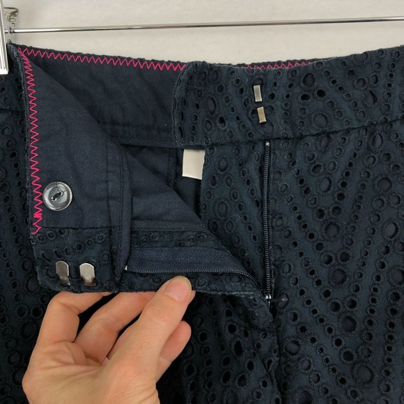 Kenar Women's Size 10 Navy Blue Eyelet Embroidered Zip Fly Casual Shorts - Picture 8 of 10